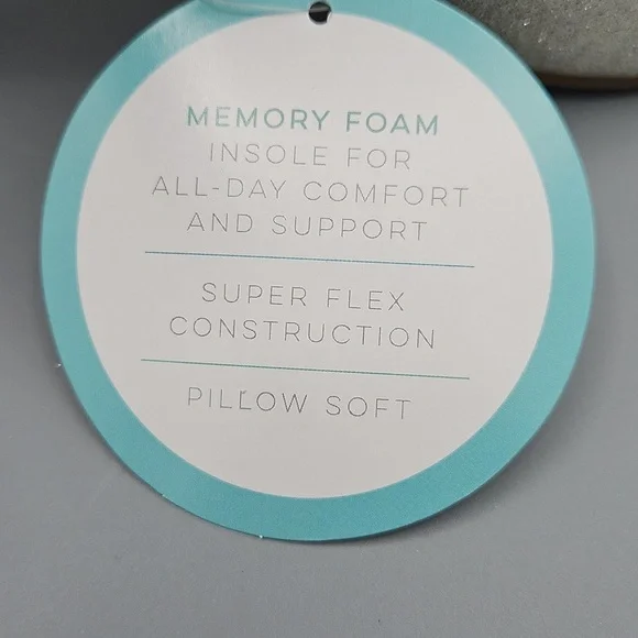 Andrew Geller Memory Foam Champagne/Silver Heels Size 7 NIB - Picture 4 of 8